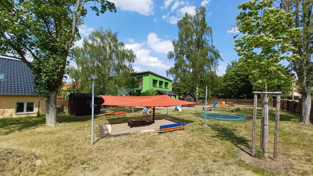 Kinderkrippe Aschersleben Krabbelkiste Aussenbereich 2