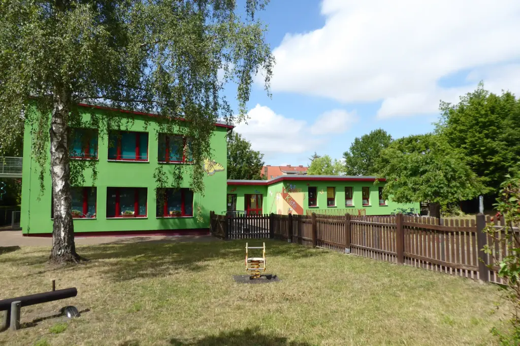 Kinderkrippe Aschersleben Krabbelkiste Aussenbereich 8