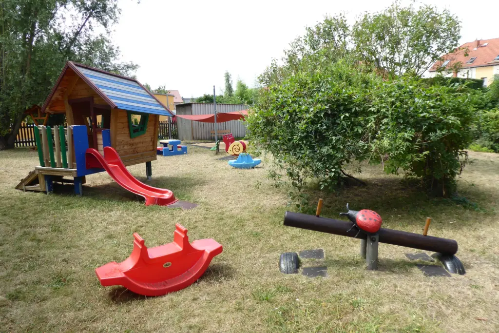 Kinderkrippe Aschersleben Krabbelkiste Aussenbereich
